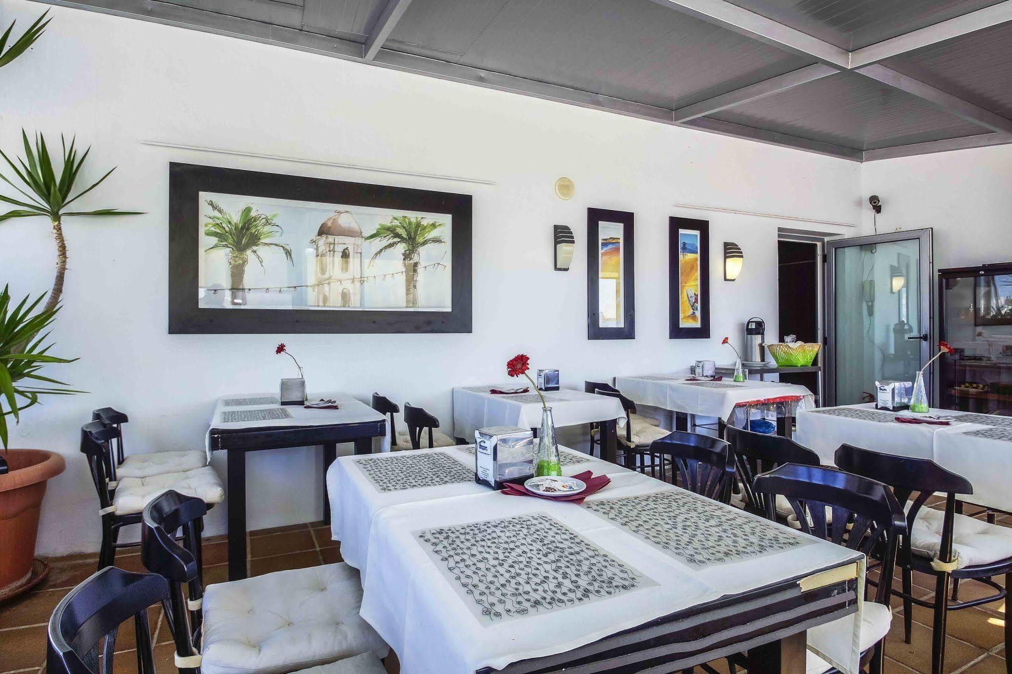 קוניל דה לה פרונטרה Hostal Campito מראה חיצוני תמונה
