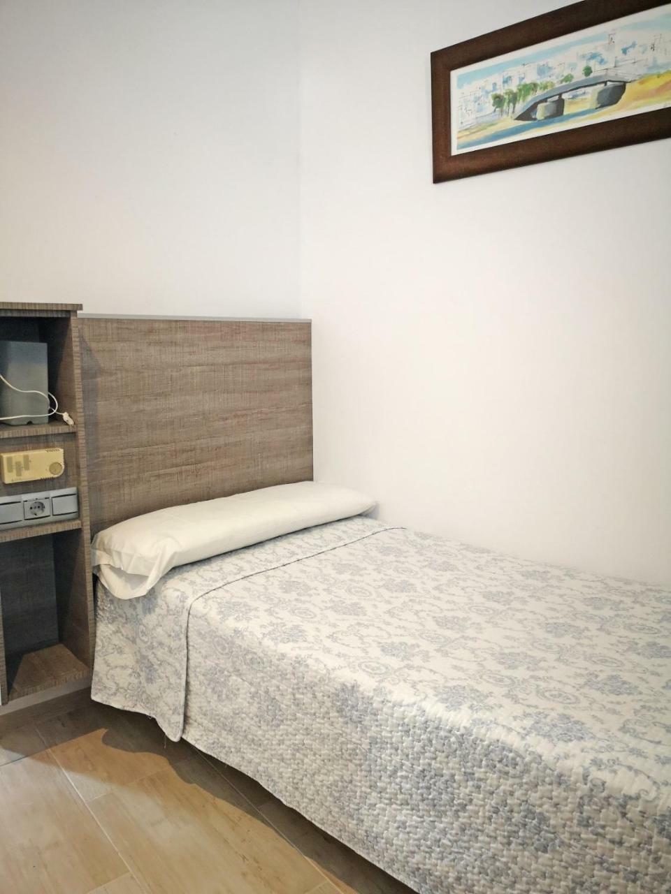 קוניל דה לה פרונטרה Hostal Campito מראה חיצוני תמונה