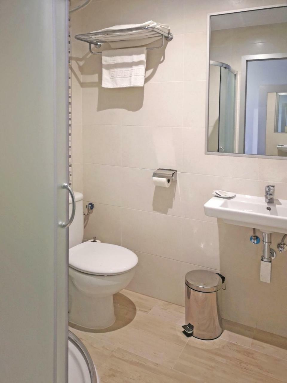 קוניל דה לה פרונטרה Hostal Campito מראה חיצוני תמונה